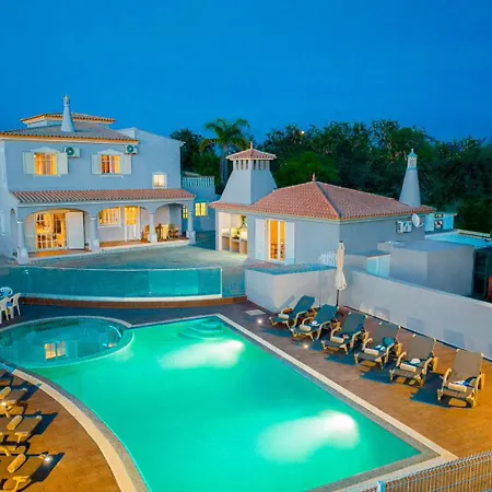 Villa Dubai - Com Piscina Aquecivel E Bbq - *