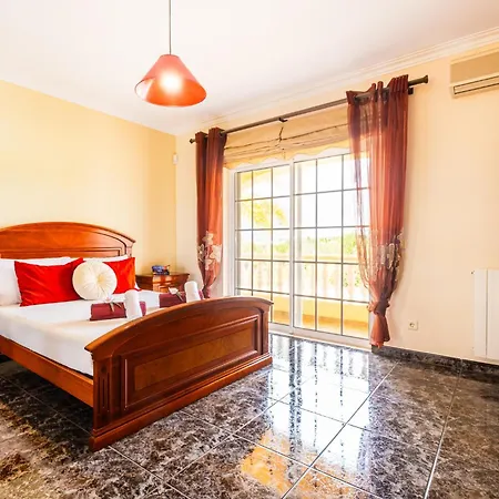 Dubai - Com Piscina Aquecivel E Bbq - Βίλα Αλμπουφέιρα